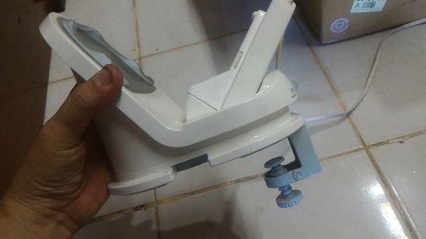 เตารีดผ้าไอน้ำ PHILIPS แบบไร้สายและเลือกแบบยึดสาย เตารีดเคลื่อบสารไม่ให้ผ้าติดรีดลื่นและฐานรองเสียบไฟแยกกัน