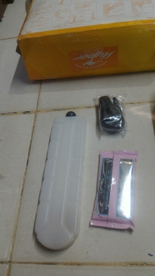 ชุดกระติกเก็บความเย็นเอนกประสงค์และที่วางขวดหรือแก้วน้ำ จะสะพายหรือยึดที่เบาะรถก็สะดวก