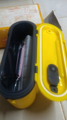 ชุดกระติกเก็บความเย็นเอนกประสงค์และที่วางขวดหรือแก้วน้ำ จะสะพายหรือยึดที่เบาะรถก็สะดวก