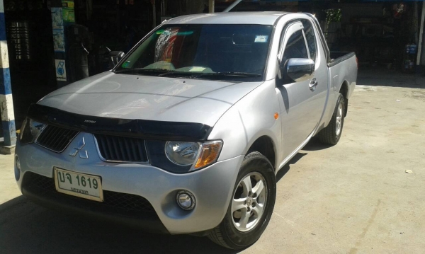 มิตซูบิชิ ไททัล ปี  2006 เครื่อง 2.5 D คอมมอนเรล เกียร์ออโต กระตกไฟฟ้า พวงมาลัยพาวเวอร์ แม๊กซ์ ขาย 199000 (ต่อราคาหน้ารถ)