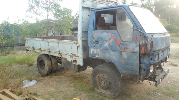 ขายโตโยต้า เครื่อง 13B  เอกสารการประมูลมีครับ  คัชซีแบบสวยๆ  ช่วงสั้น เครื่องเปลี่ยนไหม่่  ครับ