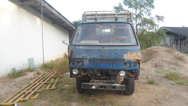 ขายโตโยต้า เครื่อง 13B  เอกสารการประมูลมีครับ  คัชซีแบบสวยๆ  ช่วงสั้น เครื่องเปลี่ยนไหม่่  ครับ