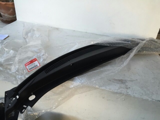 แผงจิ้งหรีด Civic FB แท้เบิกศูนย์ ของใหม่เลยครับไม่เคยใส่รถ