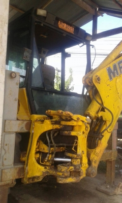 ขายรถตักหน้าขุดหลัง MF 750 2 เพลา ราคา 300000