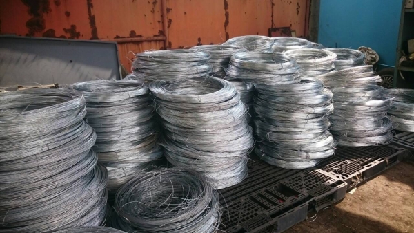ขายลวดชุบ ราคาถูกเป็น KG มีขนาด คุณภาพดี ขนาดประมาณ2-3มิล มีจำนวนเยอะ เป็น10ตัน สนใจติดต่อ 089 889 3055 อมร