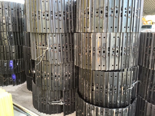 โซ่ใหม่พร้อมใบ นำเข้าจากเกาหลี pc40komatsu โซ่ใหม่พร้อมใบ นำเข้าจากเกาหลี pc40komatsu