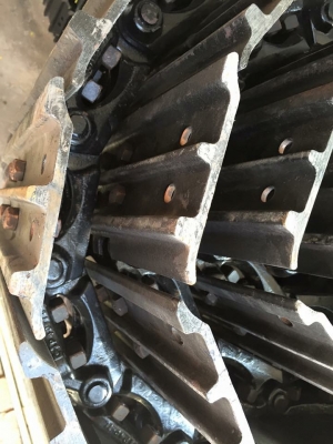 โซ่ใหม่พร้อมใบ นำเข้าจากเกาหลี pc40komatsu โซ่ใหม่พร้อมใบ นำเข้าจากเกาหลี pc40komatsu