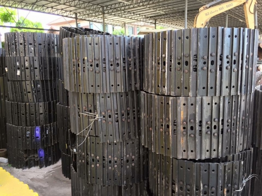 โซ่ใหม่พร้อมใบ นำเข้าจากเกาหลี pc40komatsu โซ่ใหม่พร้อมใบ นำเข้าจากเกาหลี pc40komatsu