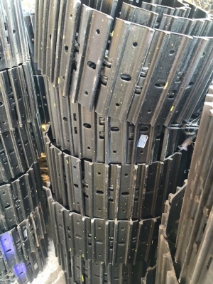 โซ่ใหม่พร้อมใบ นำเข้าจากเกาหลี pc40komatsu โซ่ใหม่พร้อมใบ นำเข้าจากเกาหลี pc40komatsu