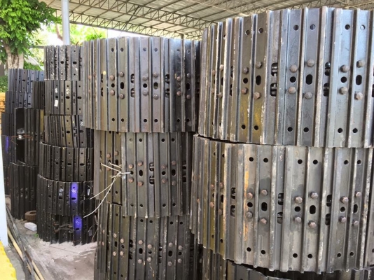 โซ่ใหม่พร้อมใบ นำเข้าจากเกาหลี pc40komatsu โซ่ใหม่พร้อมใบ นำเข้าจากเกาหลี pc40komatsu