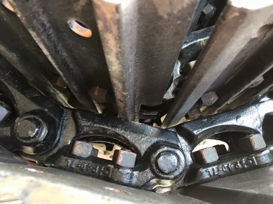 โซ่ใหม่พร้อมใบ นำเข้าจากเกาหลี pc40komatsu โซ่ใหม่พร้อมใบ นำเข้าจากเกาหลี pc40komatsu