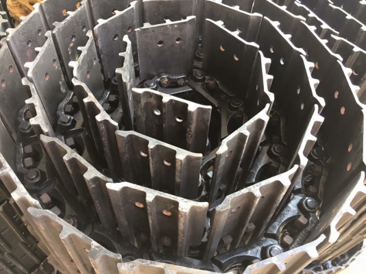 โซ่ใหม่พร้อมใบ นำเข้าจากเกาหลี pc40komatsu โซ่ใหม่พร้อมใบ นำเข้าจากเกาหลี pc40komatsu