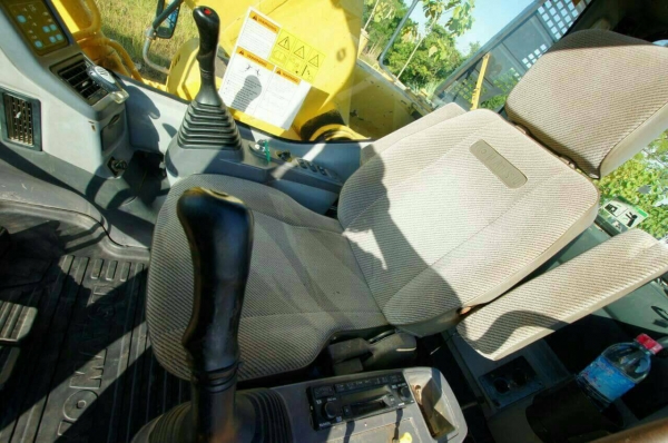 ขาบแบคโฮ komatsu PC200-7 ทำงาน9xxxชั่วโมง เอกสารครบครับ