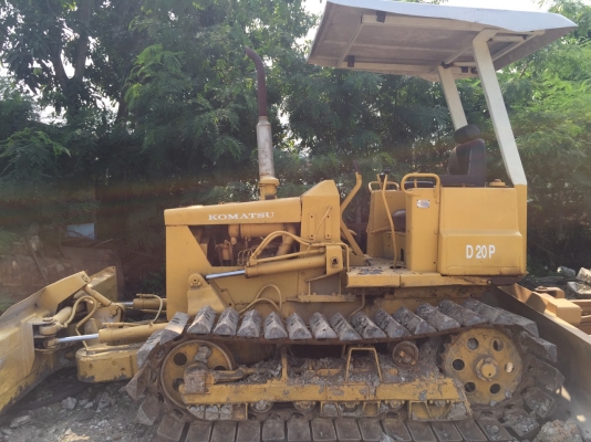 ขายด่วน KOMATSU D20P-5 เก่าใน ปรับสภาพใหม่  พร้อมใช้ สนใจโทร 089-7462641 เจ๊สุวรรณีจ้า...