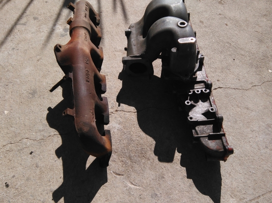 ท่อไอดี+ไอเสียถอดจากเครื่อง 6HH1 24 วาล์ว ครับ ท่อไอดี+ไอเสียถอดจากเครื่อง 6HH1 24 วาล์ว ครับ