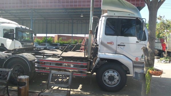 หัวลาก  NISSAN  320 แรง  ปี 52  พร้อมใช้งาน  ราคา  1,450,000 บาท