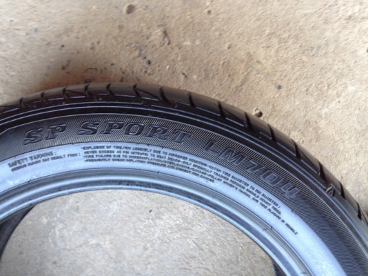 ยางDUNLOP LM704 215 55R17 ปี2014 สภาพสวยมากๆดอกเยอะมากๆคุ้มสุดไม่แพง ยางDUNLOP LM704 215 55R17 ปี2014 สภาพสวยมากๆดอกเยอะมากๆคุ้มสุดไม่แพง