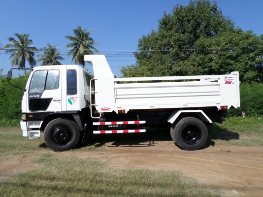 ขาย 6 ล้อ ฮีโน่ดัมพ์  195 แรง ยาว 4.8  ม.  สภาพสวยเดิมเครื่องดี พร้อมใช้งาน ชมก่อนได้ครับ สนใจติดต่อ 081-9425443   081-5715326