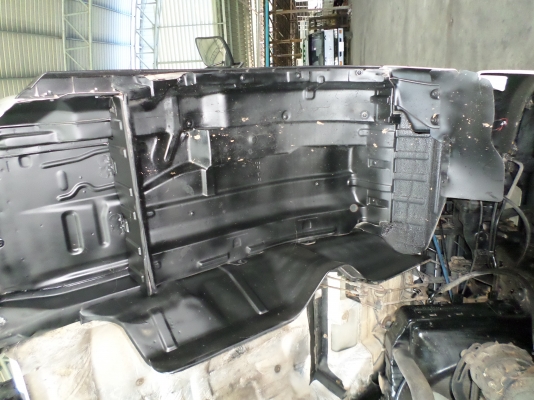 ขาย 6 ล้อ ฮีโน่ดัมพ์  195 แรง ยาว 4.8  ม.  สภาพสวยเดิมเครื่องดี พร้อมใช้งาน ชมก่อนได้ครับ สนใจติดต่อ 081-9425443   081-5715326