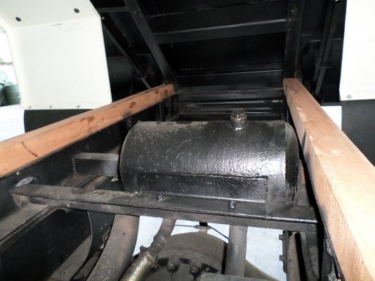 ขาย 6 ล้อ ฮีโน่ดัมพ์  195 แรง ยาว 4.8  ม.  สภาพสวยเดิมเครื่องดี พร้อมใช้งาน ชมก่อนได้ครับ สนใจติดต่อ 081-9425443   081-5715326