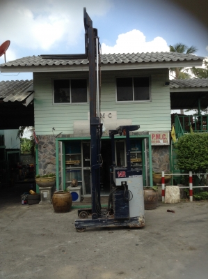 +++ ขายโฟล์คลิฟท์ไฟฟ้ายืนขับ  KOMATSU FBR 14-7   (รถนอก  พร้อมใช้)   ขนาด  1.4  ตัน   เสา  4  เมตร   24โวล่ต์ 280 AH   งา 1,220  มม.