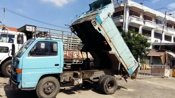 หกล้อ อีซูชุ NKR110 ดั้ม3คิว สภาพดีสวยบางเดิมพร้อมใช้ ทะเบียนพร้อมโอน