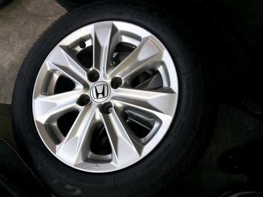 ล้อ Honda jazz hybrid ยาง goodyear 175 65 15 ปี2013