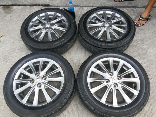 ล้อแม็กสีรมดำแท้ vios 12ก้าน ใส่ yaris colola ได้ ทุกรุ่น ใส่แล้วสวยมาก ล้อสวยทุกวง  ยางบริสโตน 185 60 15