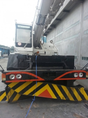 ขายรถเครนสี่ล้อ ทาดาโน่ 25 ตันM3ราคา 2ล้านครับ