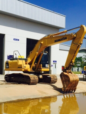 ขายแบคโฮ Komatsu 200-8 9000 ชม. รถสวยพร้อมใช้งานเลยครับ