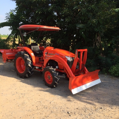 ขายรถไถคูโบต้า L3608(4WD)2เพลา พร้อมอุปกรณ์ 3 ชิ้น ขายราคา 285,000 บาท สนใจต่อรองราคาได้ค่ะ 081-9136451