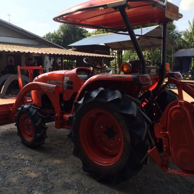 ขายรถไถคูโบต้า L3608(4WD)2เพลา พร้อมอุปกรณ์ 3 ชิ้น ขายราคา 285,000 บาท สนใจต่อรองราคาได้ค่ะ 081-9136451