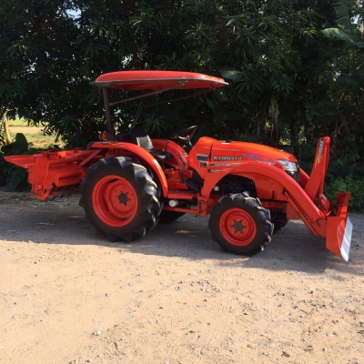 ขายรถไถคูโบต้า L3608(4WD)2เพลา พร้อมอุปกรณ์ 3 ชิ้น ขายราคา 285,000 บาท สนใจต่อรองราคาได้ค่ะ 081-9136451