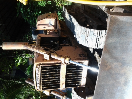 รถแทรกเตอร์ตีนตะขาบโคมัสสุ D30P-12