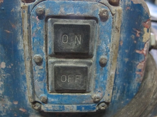 ขายมอเตอร์จี้ปูนยี่ห้อVibrotec 2แรงไฟ380โวลท์ไม่มีสายจี้ปูน