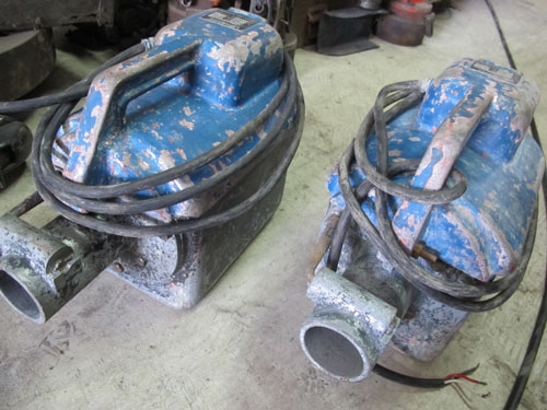 ขายมอเตอร์จี้ปูนยี่ห้อVibrotec 2แรงไฟ380โวลท์ไม่มีสายจี้ปูน