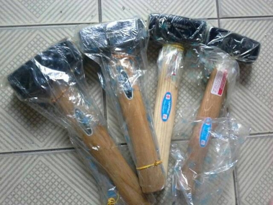 ขายค้อนปอนงานใหม่เก่าเก็บเป็นสิบปีทาปาเรีย เหล็กแข็งเหนียวหัวขนาด1กิโลกรัม