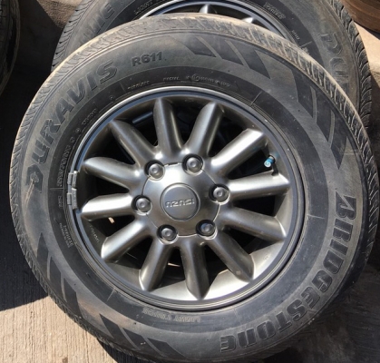 ขายล้อ ISUZU ขอบ15 12 ก้านพร้อมยาง 215/70/15