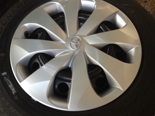 ขายล้อกะทะป้ายแดง new yaris ขอบ14 พร้อมยาง 175 65r14
