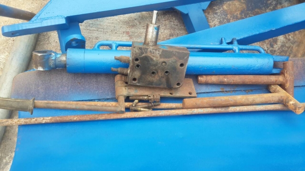 ชุดดันหน้ารถไถฟอร์ด