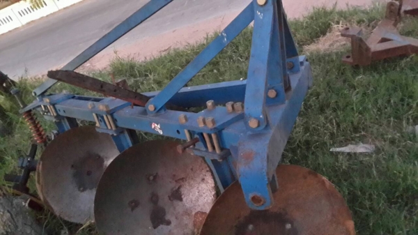 หางสามโคลงสี่สงวนพงษ์แทรกเตอร์