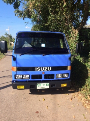 4ล้อISUZU NKR 88 แรง  รถสภาพดี พร้อมใช้ เครื่องดี ชัชชีสวย กระจกไฟฟ้า แอร์พร้อม ขาย 250,000 บาท ศุภากร 081-1903107 - 081-4252943