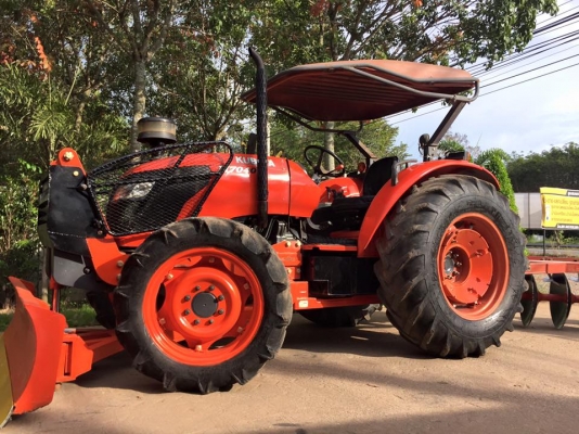 ขายรถไถ Kubota M7040 (4WD) พร้อมดันหน้า ผานพรวนช้าง รถสวย พร้อมใช้งานครับ ขายรถไถ Kubota M7040 (4WD) พร้อมดันหน้า ผานพรวนช้าง รถสวย พร้อมใช้งานครับ