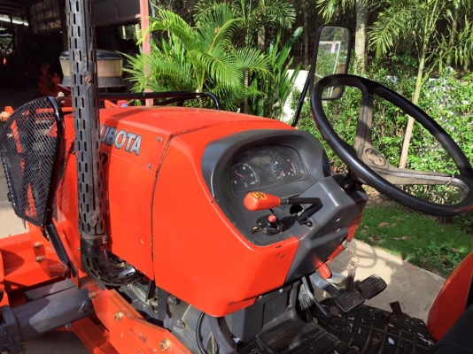 ขายรถไถ Kubota M7040 (4WD) พร้อมดันหน้า ผานพรวนช้าง รถสวย พร้อมใช้งานครับ