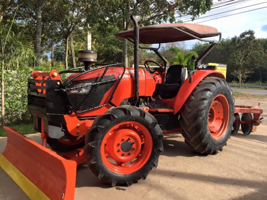 ขายรถไถ Kubota M7040 (4WD) พร้อมดันหน้า ผานพรวนช้าง รถสวย พร้อมใช้งานครับ