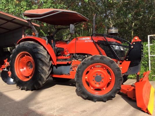 ขายรถไถ Kubota M7040 (4WD) พร้อมดันหน้า ผานพรวนช้าง รถสวย พร้อมใช้งานครับ