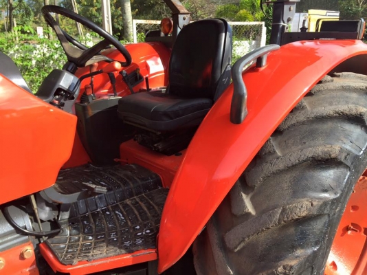 ขายรถไถ Kubota M7040 (4WD) พร้อมดันหน้า ผานพรวนช้าง รถสวย พร้อมใช้งานครับ ขายรถไถ Kubota M7040 (4WD) พร้อมดันหน้า ผานพรวนช้าง รถสวย พร้อมใช้งานครับ