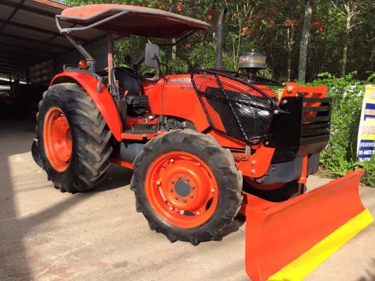 ขายรถไถ Kubota M7040 (4WD) พร้อมดันหน้า ผานพรวนช้าง รถสวย พร้อมใช้งานครับ