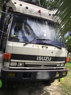 รถอีซูซุ 10 ล้อ หลังถนน FVM เปลื่ยนเครื่อง 195 แรงม้า. ปี 36.   สนใจติดต่อ  081 - 6079515