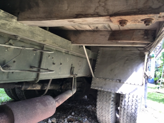 รถอีซูซุ 10 ล้อ หลังถนน FVM เปลื่ยนเครื่อง 195 แรงม้า. ปี 36.   สนใจติดต่อ  081 - 6079515